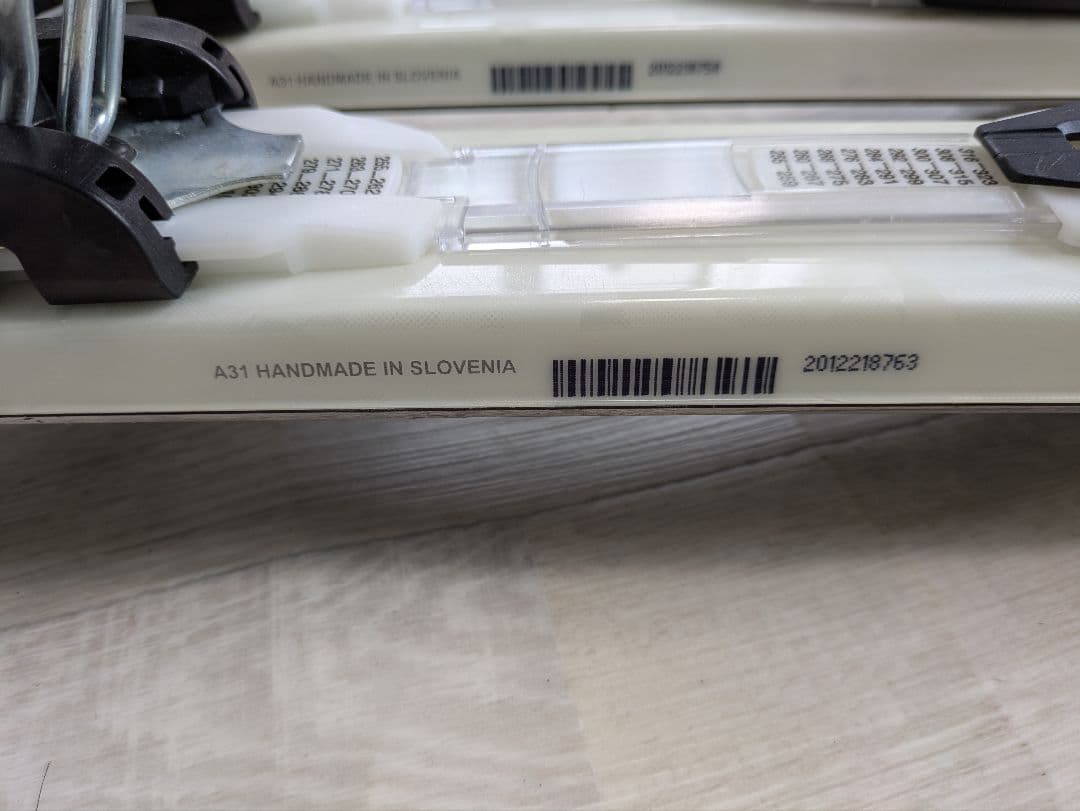 elan エラン W studio  スキー板　ストック1セット付き