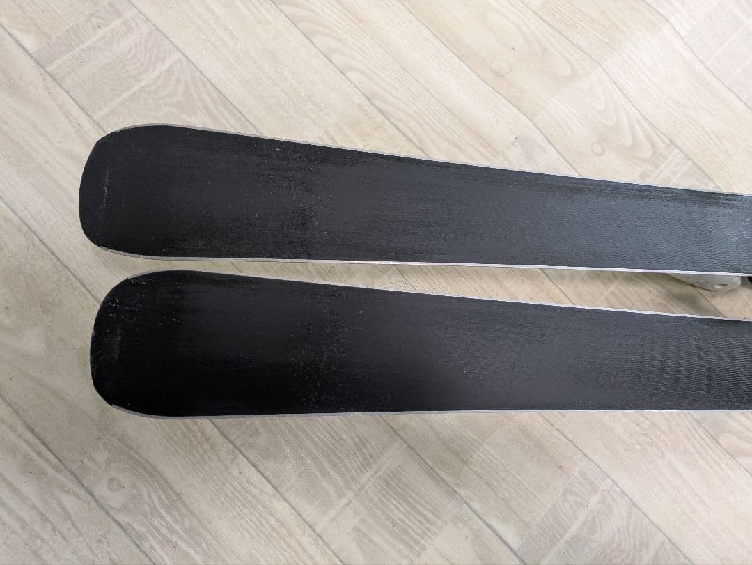 elan エラン W studio  スキー板　ストック1セット付き