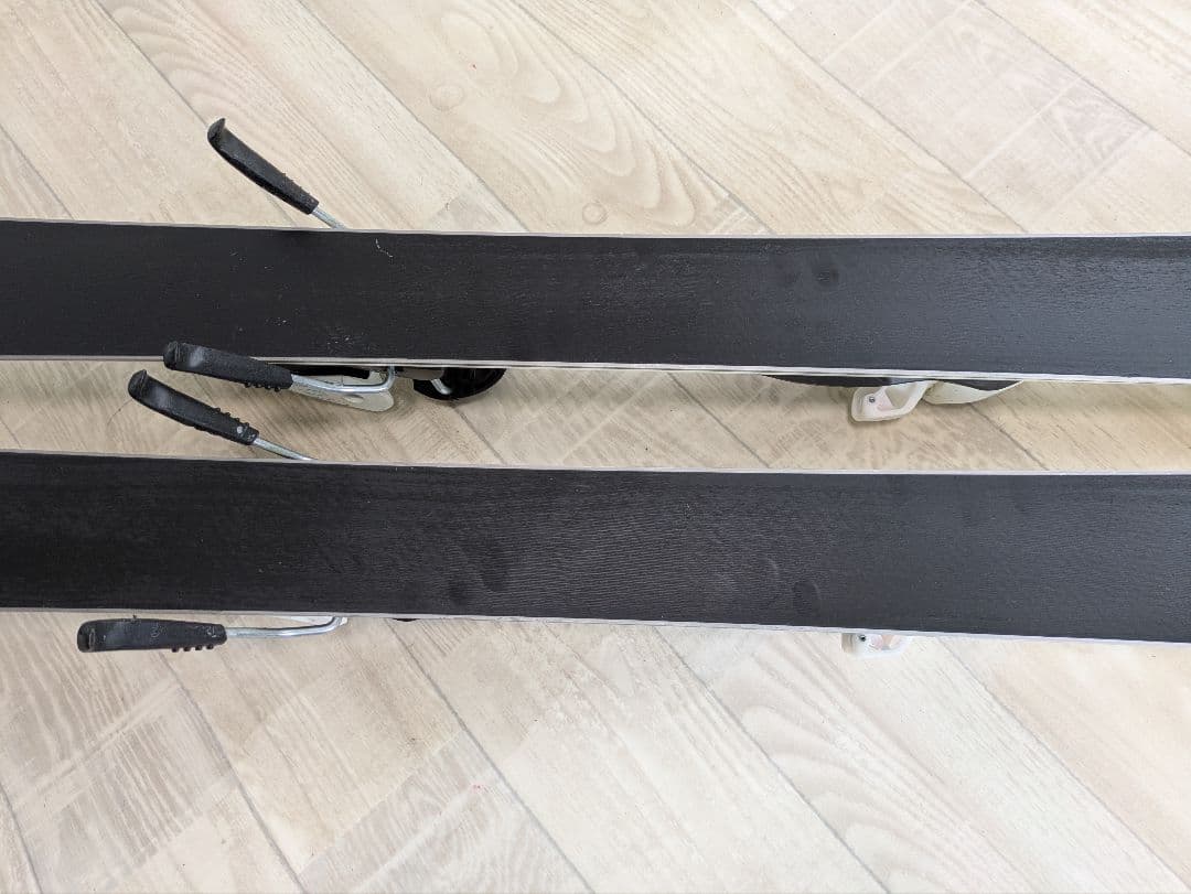 elan エラン W studio  スキー板　ストック1セット付き