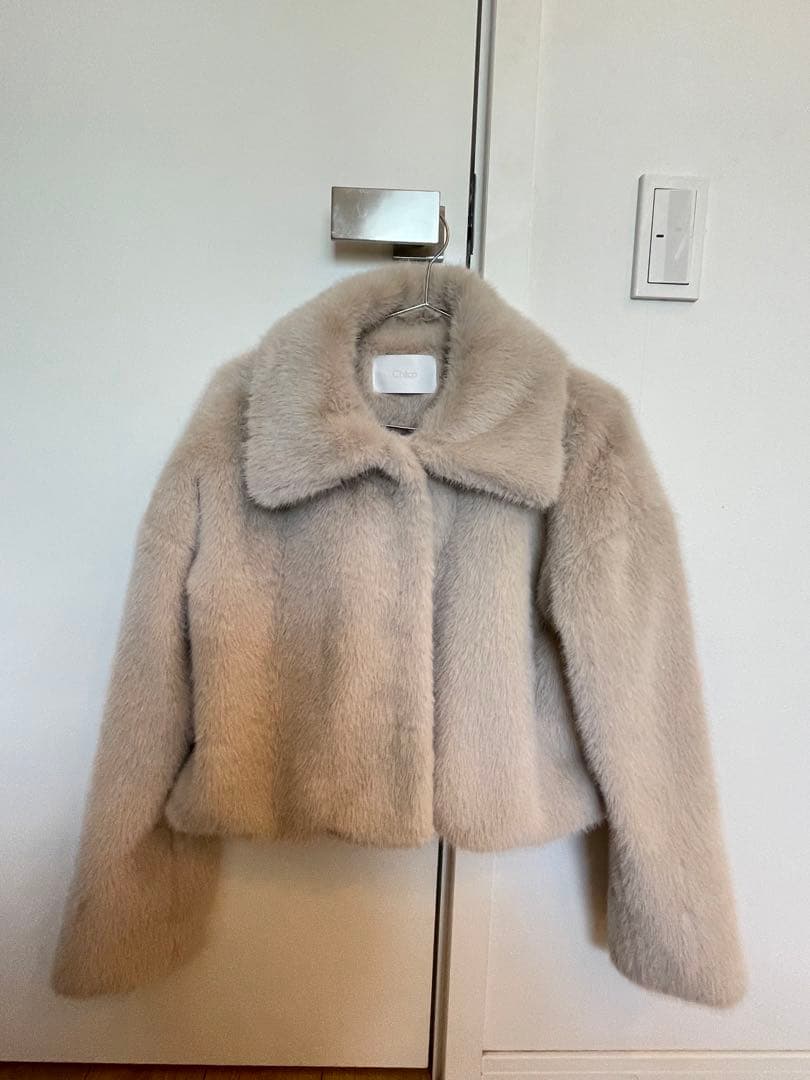 Chico 福袋2026 フェミニンベージュ ショート丈 ファーコート　チコ