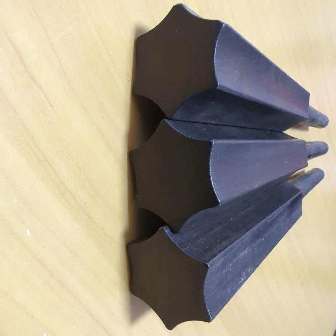 津軽三味線 黒檀の宇柄糸巻き