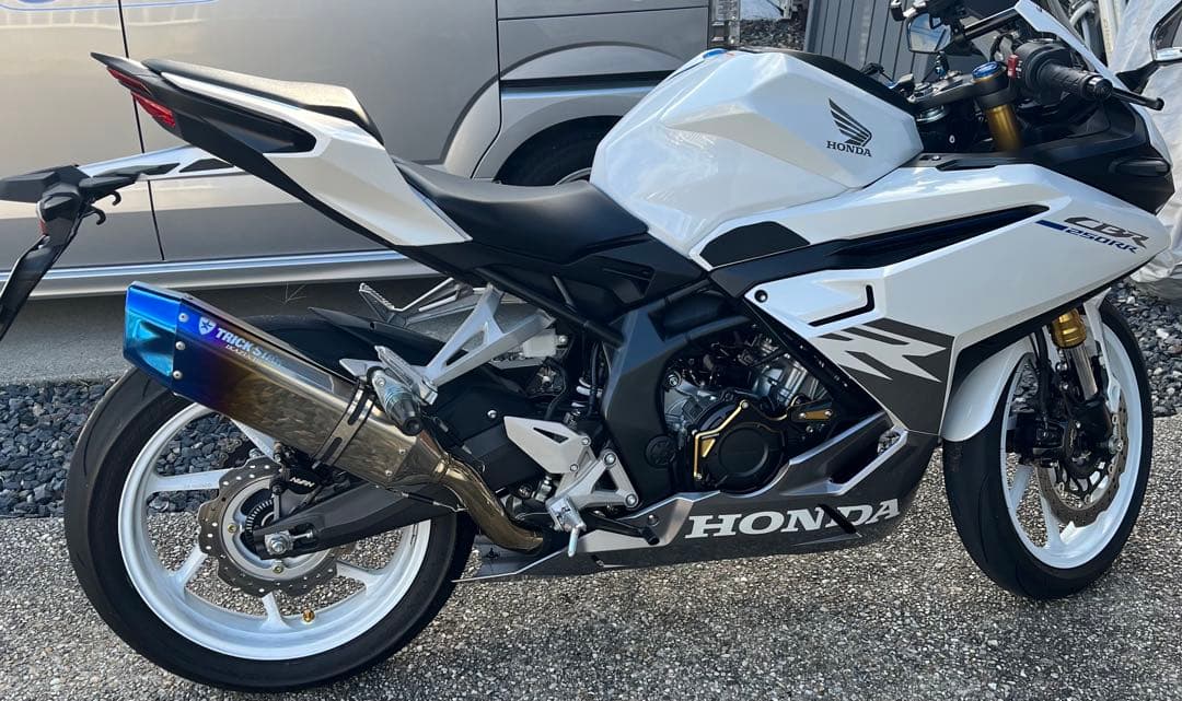 12/8までCBR250RR MC51 トリックスター IKAZUCHI