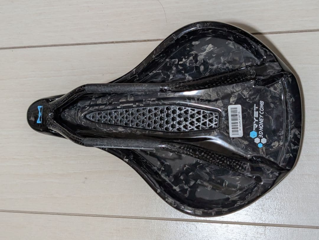 軽量カーボン製サドル 193g 3D MOLDING