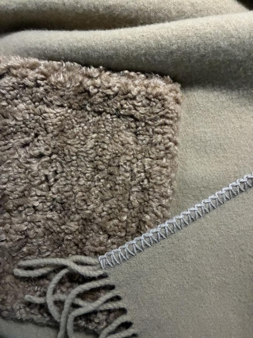 モンクレール ダウン フーディー　ウール ポンチョ 　ケープ　MONCLER