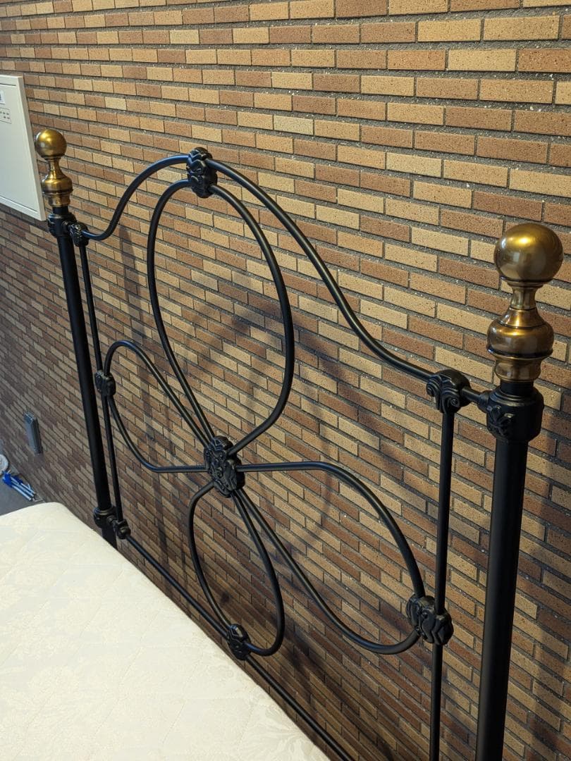 希少★LAURA ASHLEY　セミダブルベッド