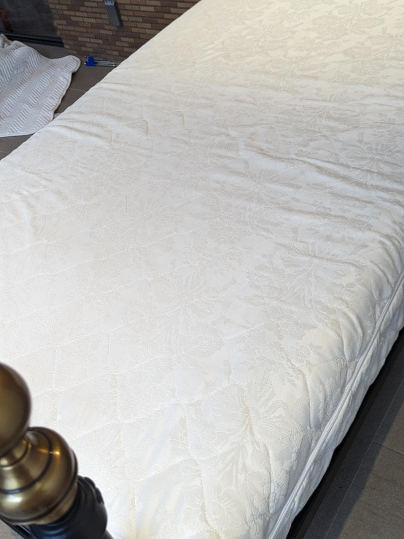 希少★LAURA ASHLEY　セミダブルベッド