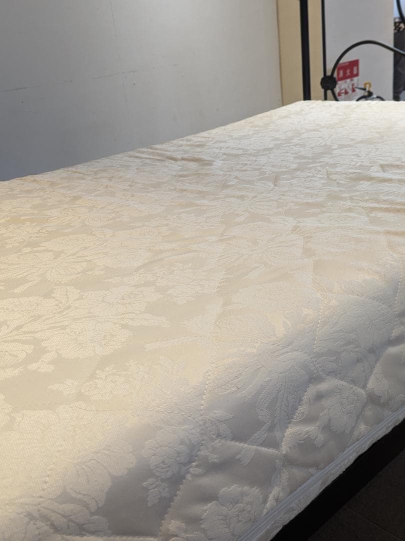 希少★LAURA ASHLEY　セミダブルベッド