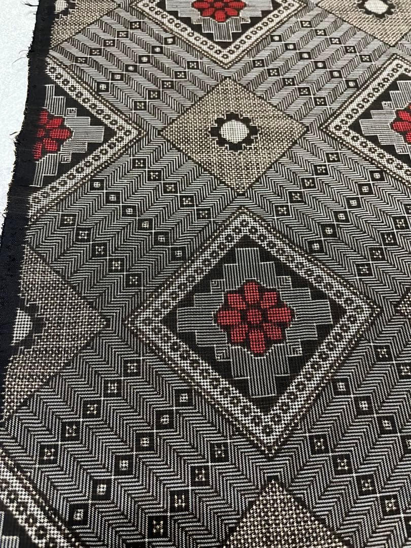 【超希少】本場大島紬 龍郷柄 反物 伝統工芸品 泥染 逸品 地球印 紬 着尺