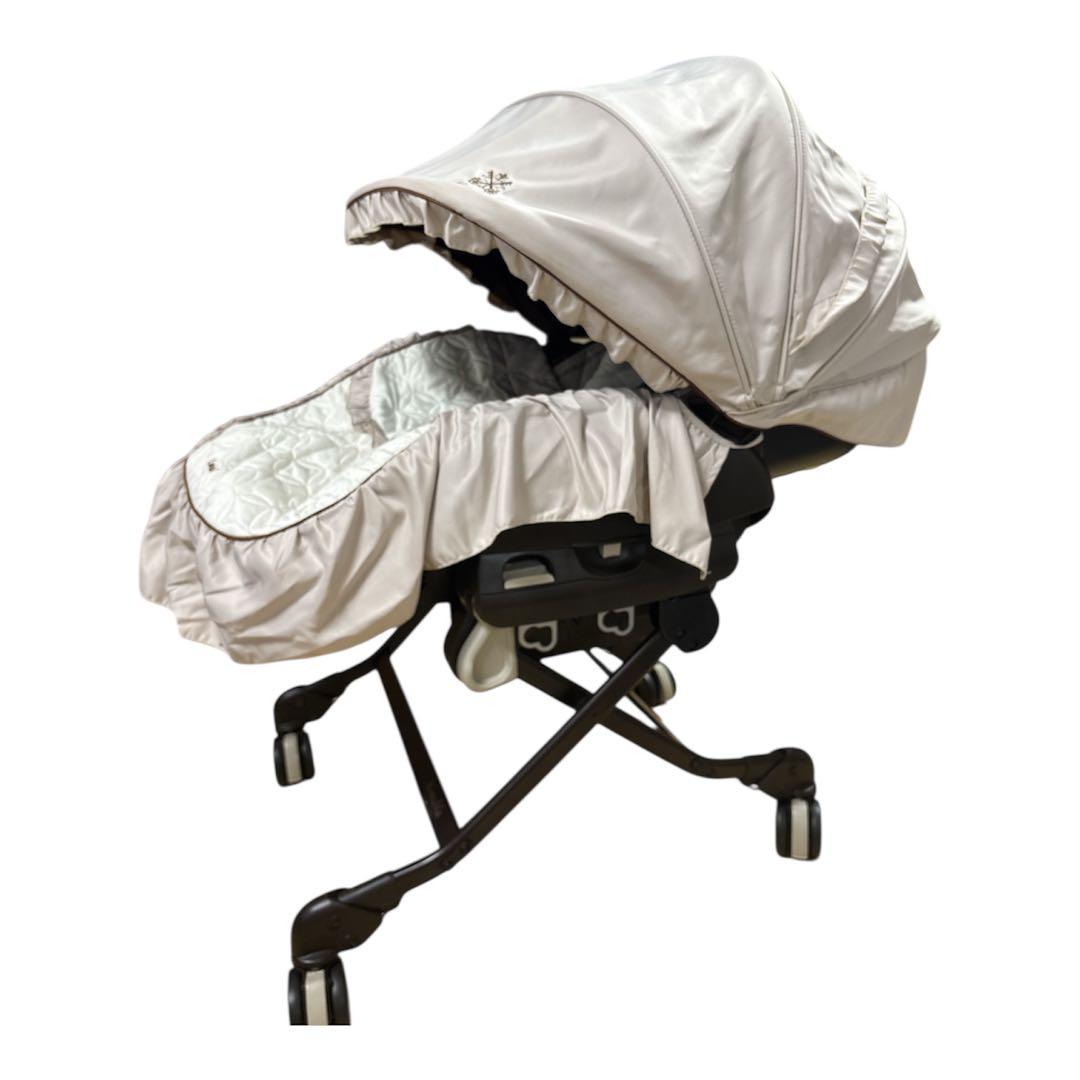 【美品】combi ネムリラオートスイングプレミアム電動