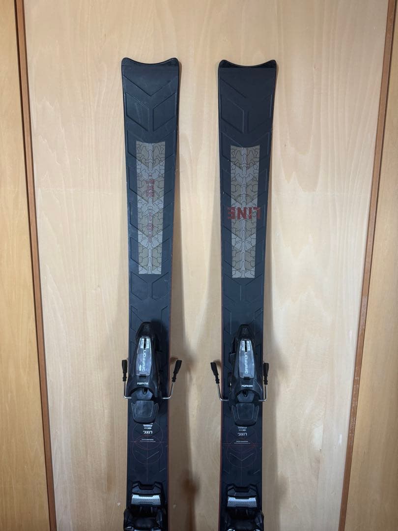 LINE スキー板 Markerバインディング付き