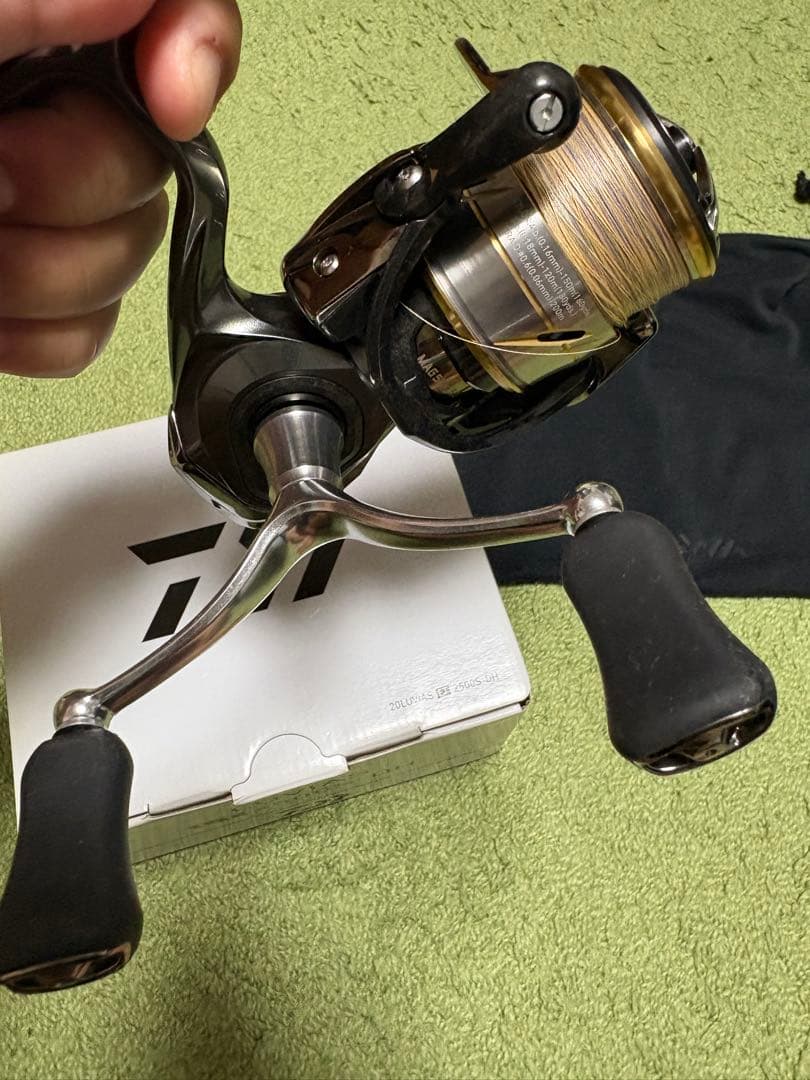 ダイワ LUVIAS 2500S-DH スピニングリール