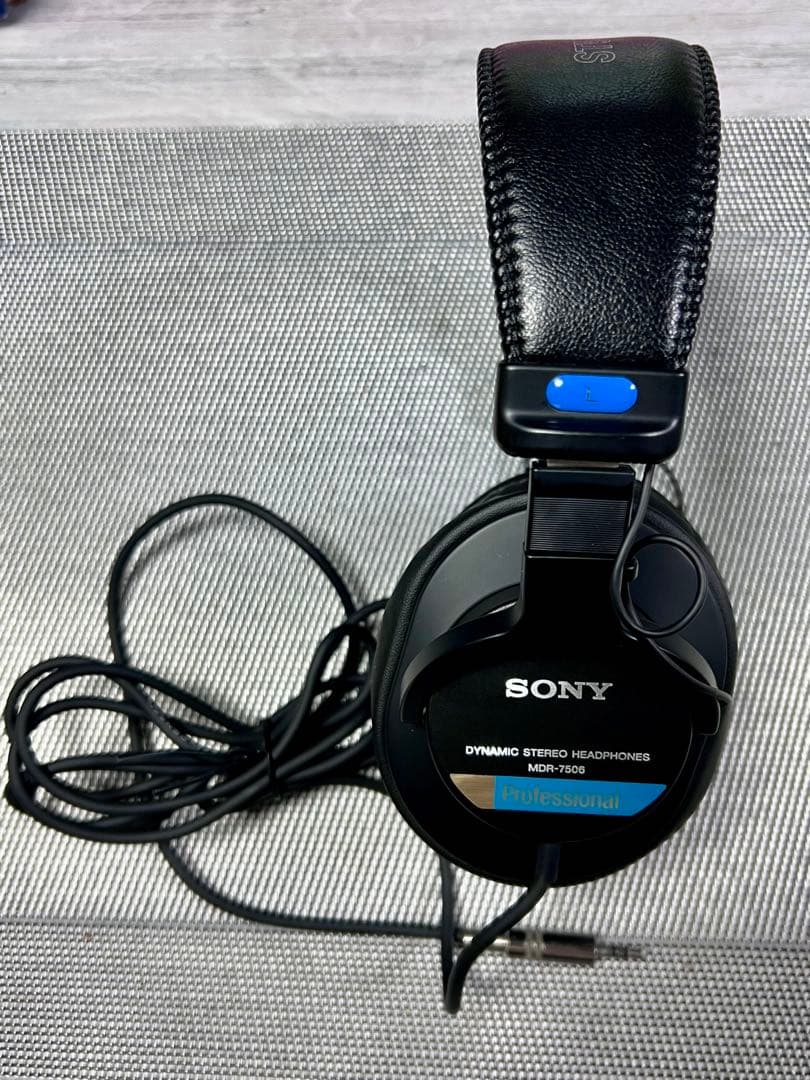SONY MDR-7506 プロフェッショナルモニターヘッドホン　リケーブル済み
