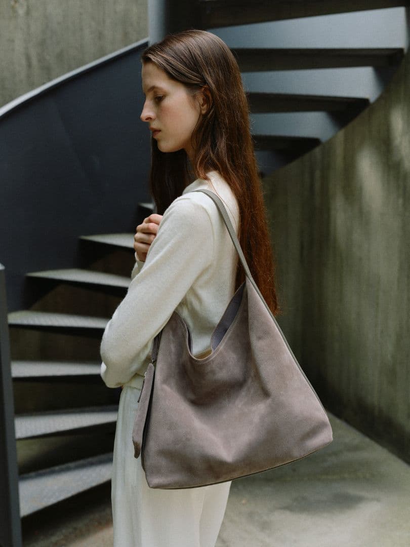 【新品タグ付】ROH SEOUL PULPY HOBO BAG SUEDE