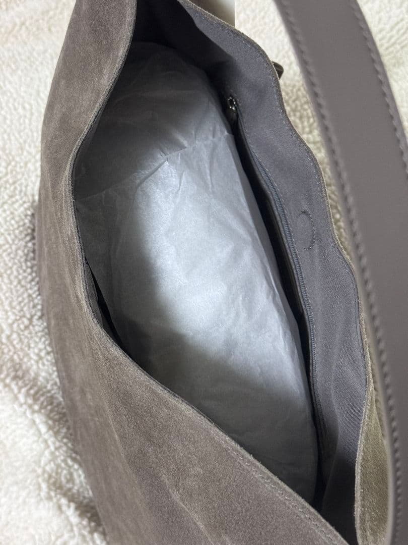 【新品タグ付】ROH SEOUL PULPY HOBO BAG SUEDE