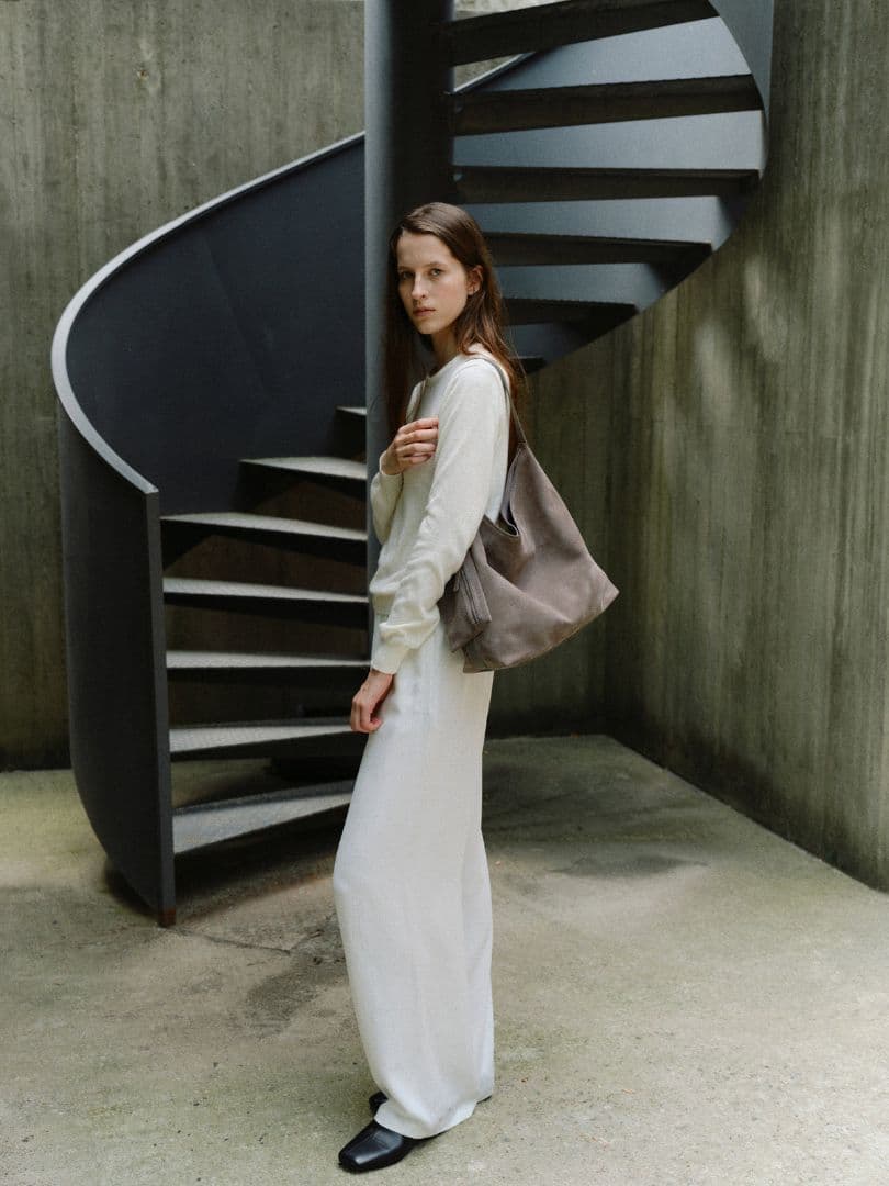 【新品タグ付】ROH SEOUL PULPY HOBO BAG SUEDE