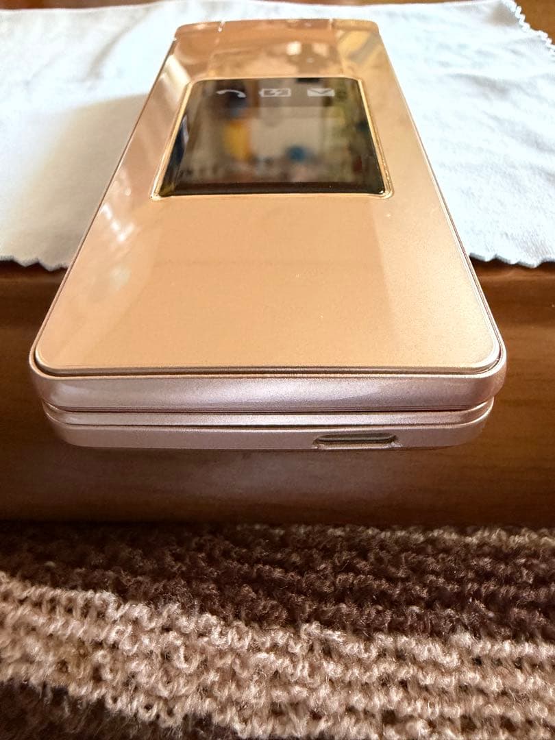 SoftBank かんたん携帯11 A207SH ゴールド 美品