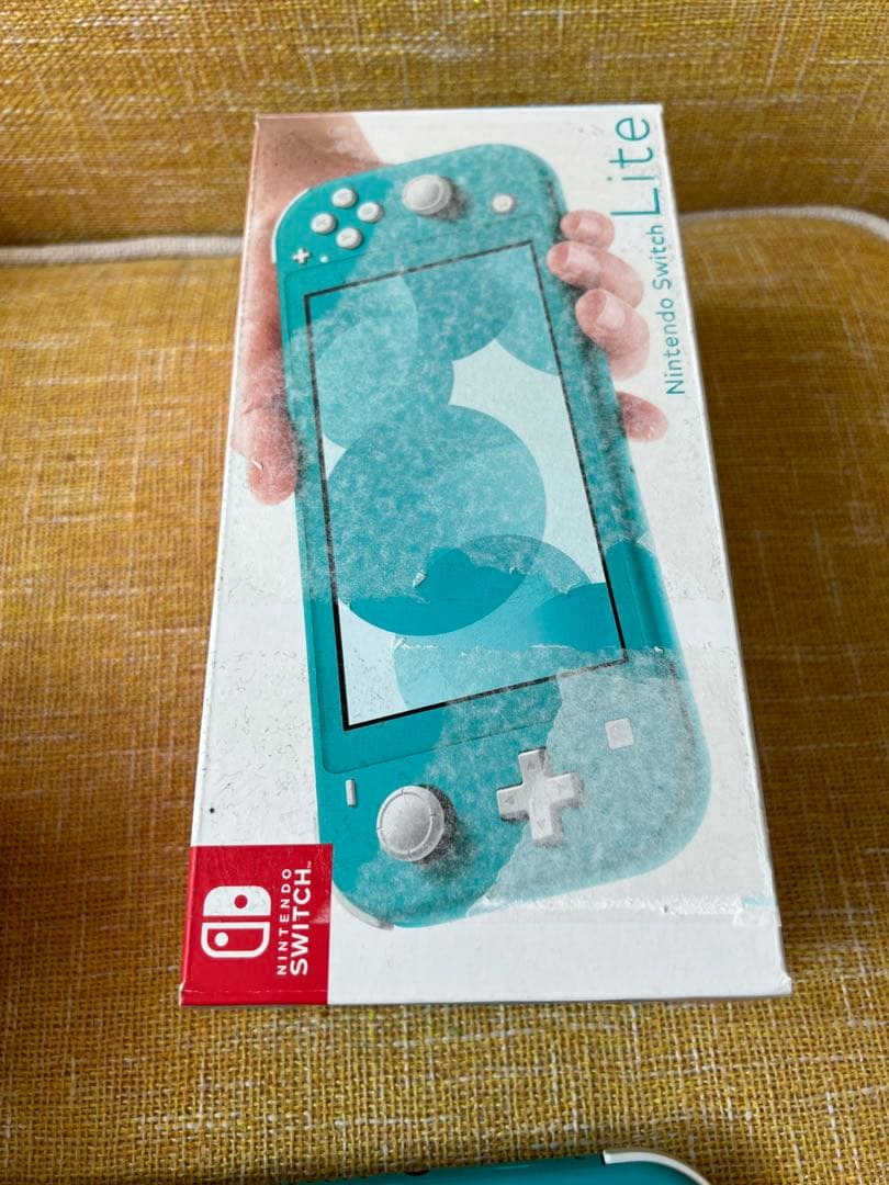 【値下げ】任天堂 Switch light 箱付属