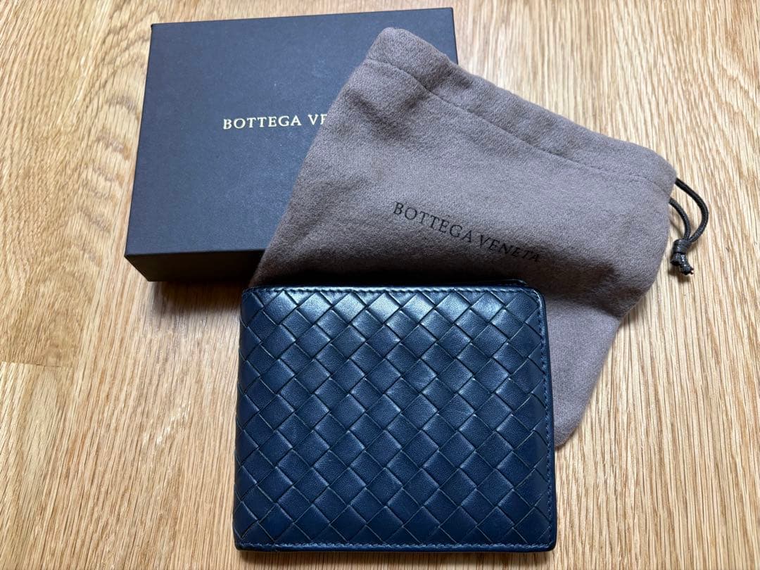 ボッテガヴェネタ イントレチャート 二つ折りウォレット　濃紺