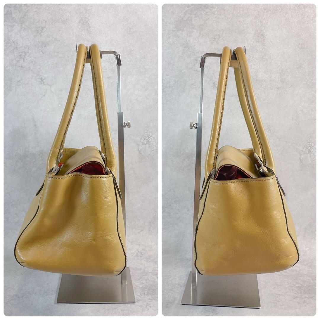 Roberta di Camerino ロベルタディカメリーノ　ショルダーバッグ