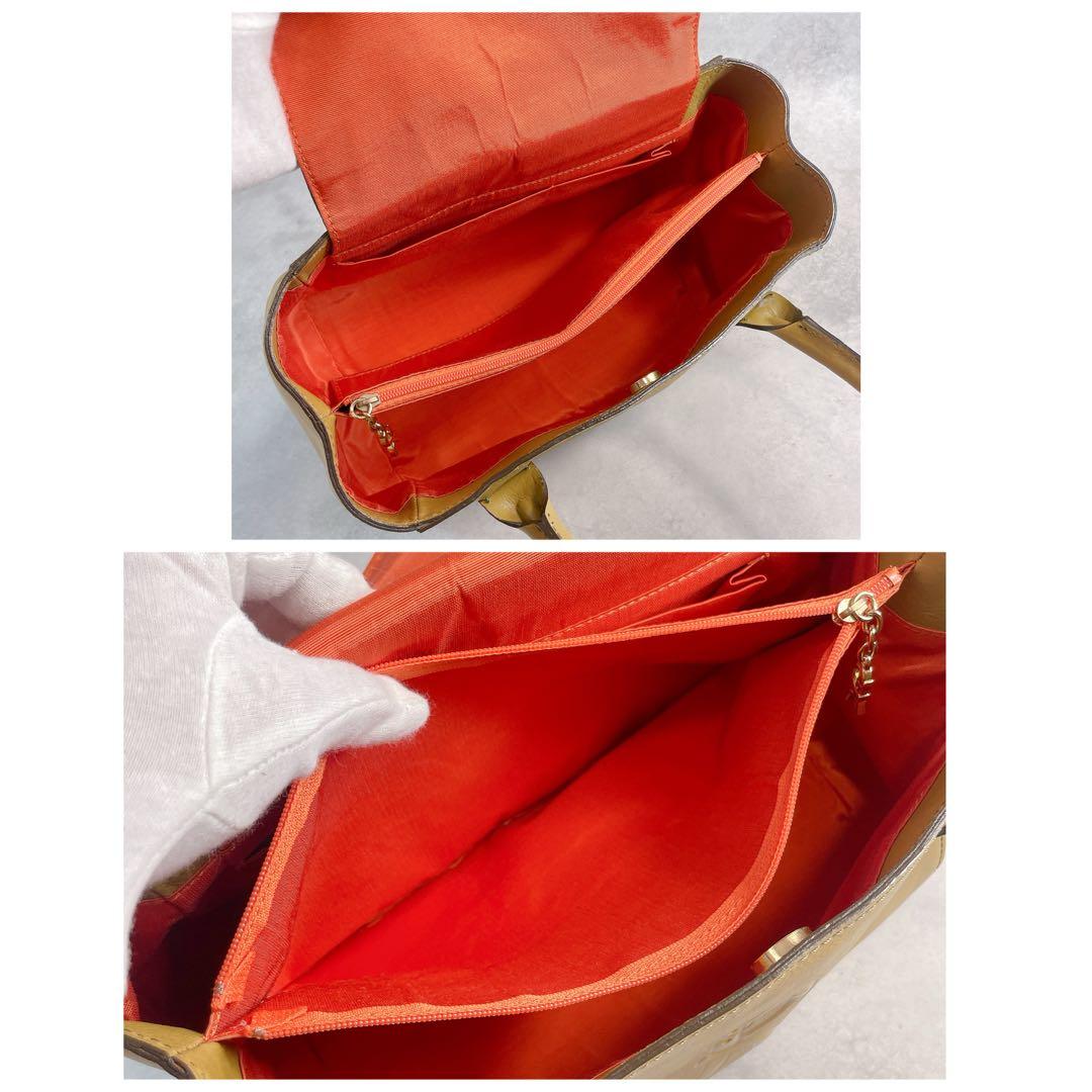 Roberta di Camerino ロベルタディカメリーノ　ショルダーバッグ