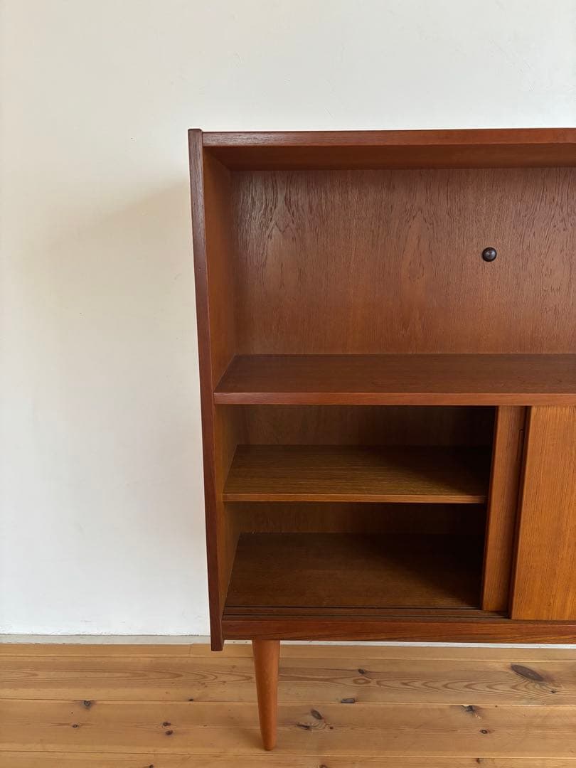 北欧ヴィンテージ　デンマーク　チーク　キャビネット