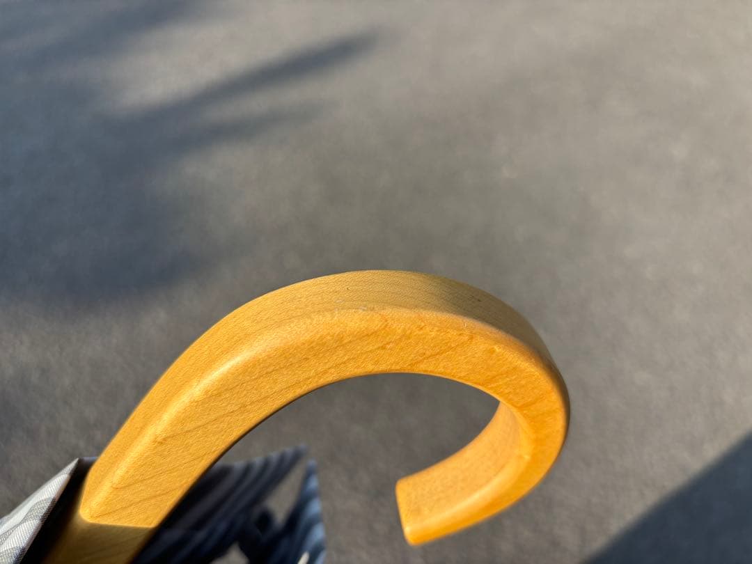 【美品】サンバリア100折りたたみ日傘/2段折/フリル/木曲がり手元