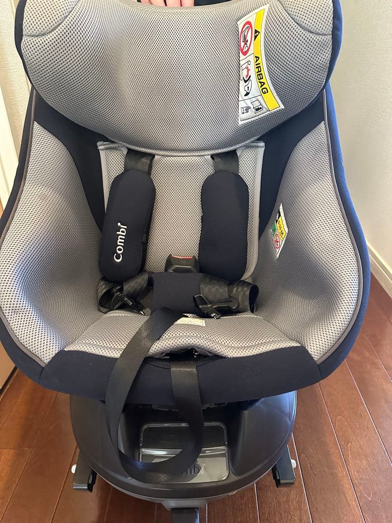 コンビ　クルムーヴ　アドバンス　チャイルドシート　ISOFIX エッグショック