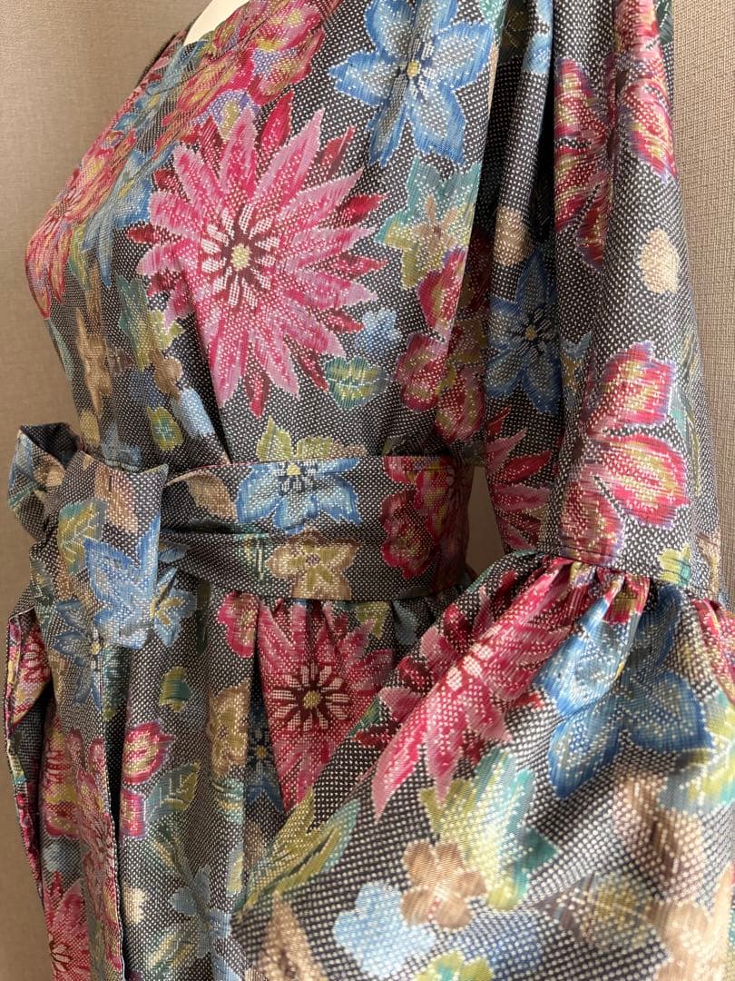 ★着物リメイク★　大島紬　フリル袖のゆったりワンピ　満開の花