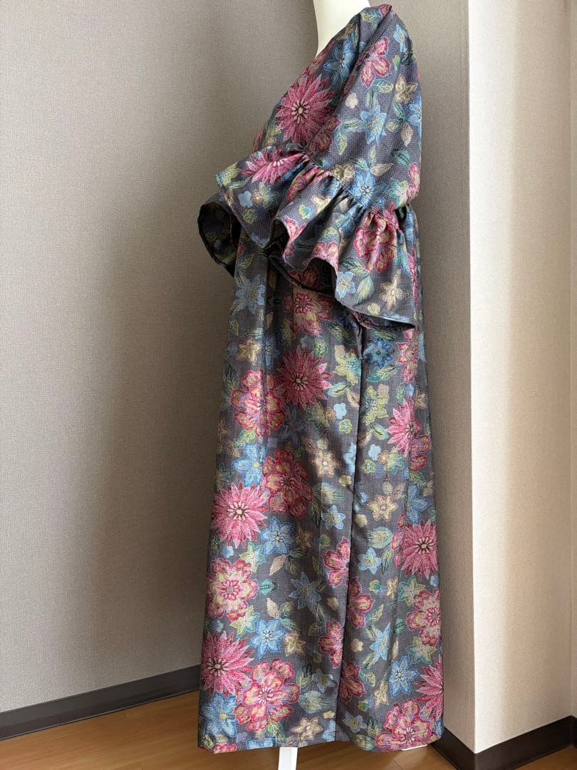 ★着物リメイク★　大島紬　フリル袖のゆったりワンピ　満開の花