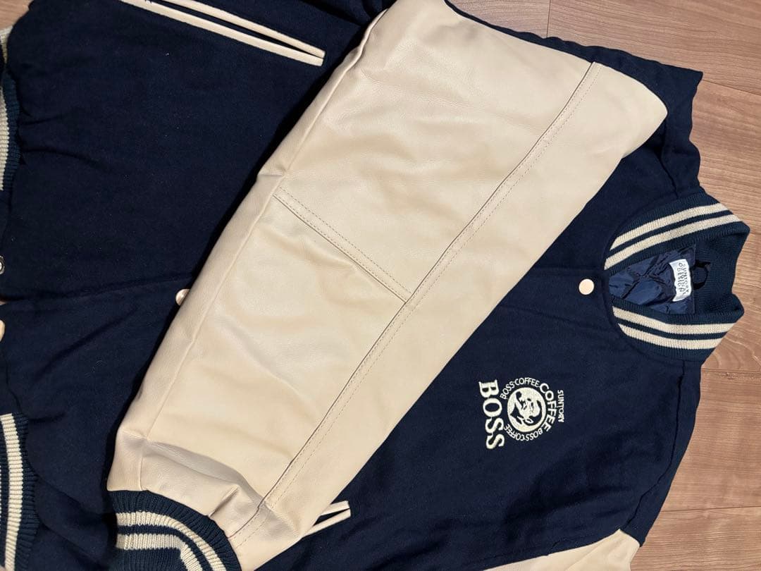 非売品 サントリー BOSS スタジャン レザー 刺繍ロゴ
