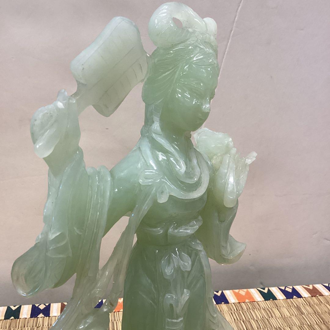 翡翠製女性像 約15cm
