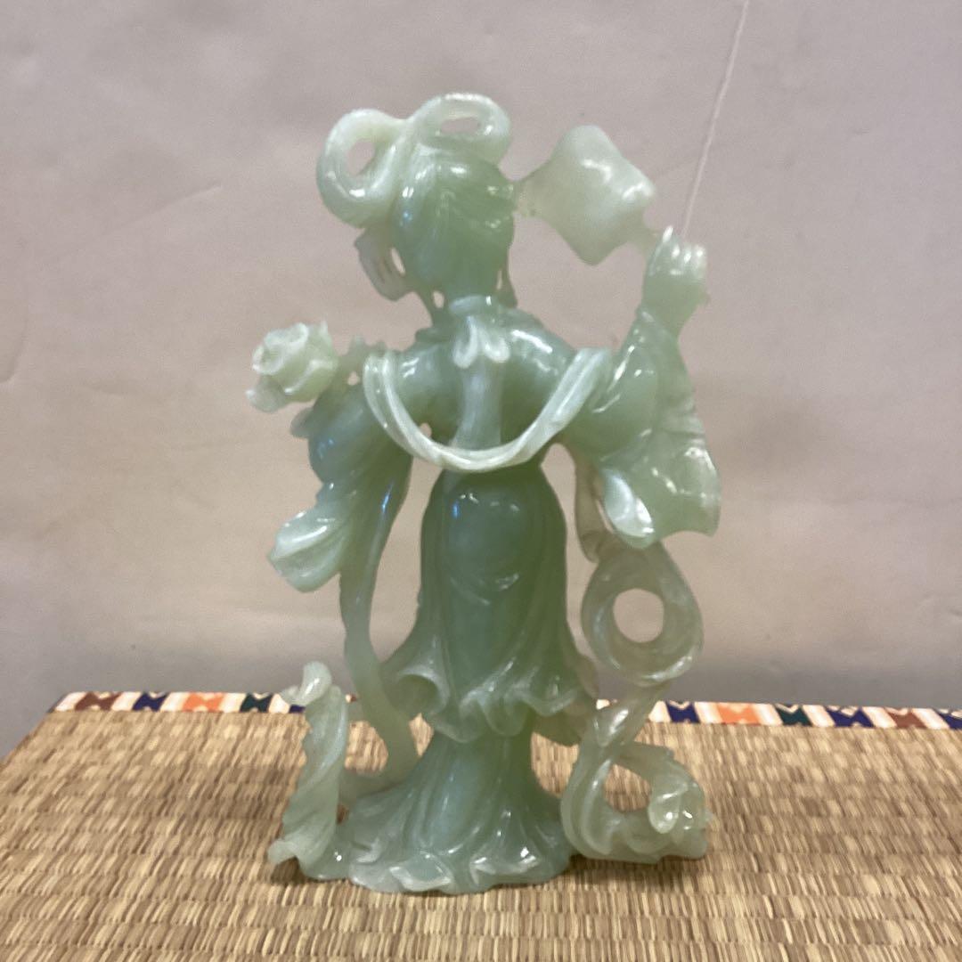 翡翠製女性像 約15cm