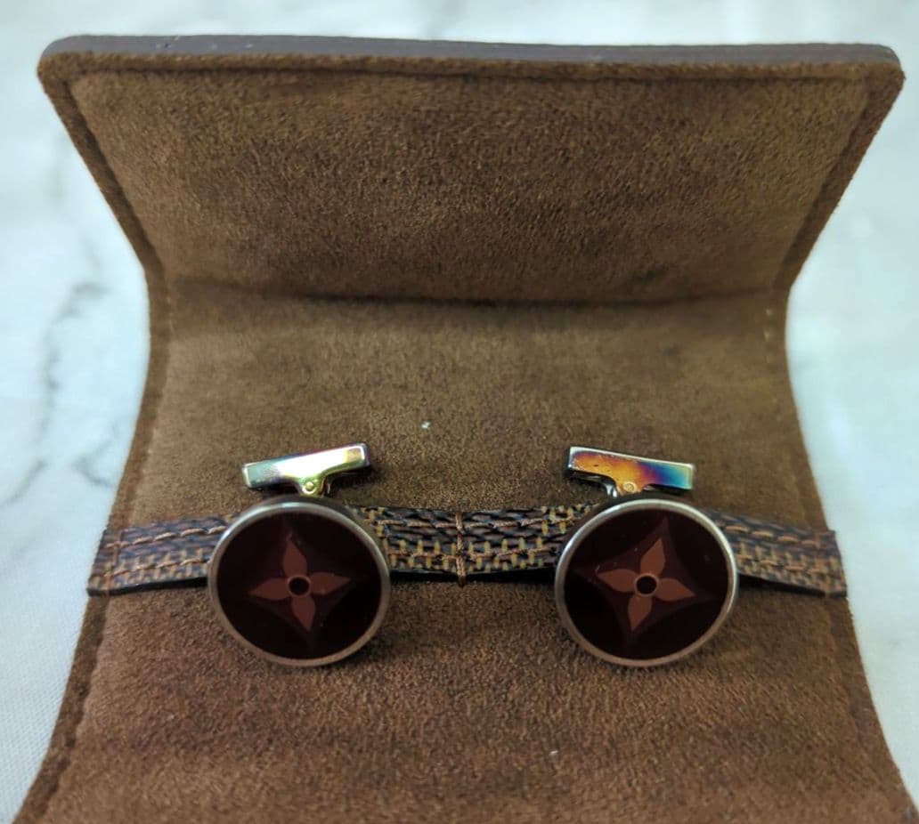 【未使用】ルイ・ヴィトン\"　カフスボタン&専用ケース