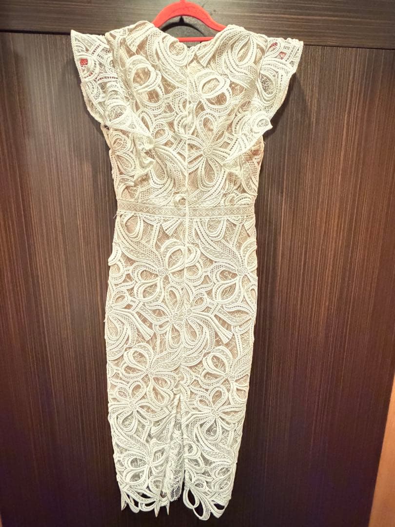 【エルケイ】ホワイトレースタイトドレス フリル袖