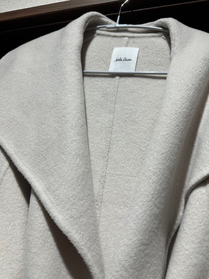 ミラオーウェン　共ベルト付きビックカラーミディ丈コート(美品、タグ付き)