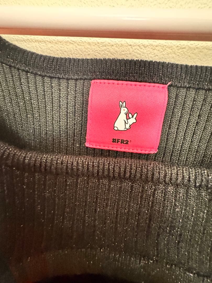 FR2 ブラック クロップドタンクトップ