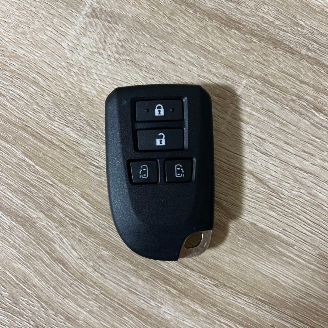 美品 ハイエース レジアス 4ボタン スマートキー 200系 4a(39)