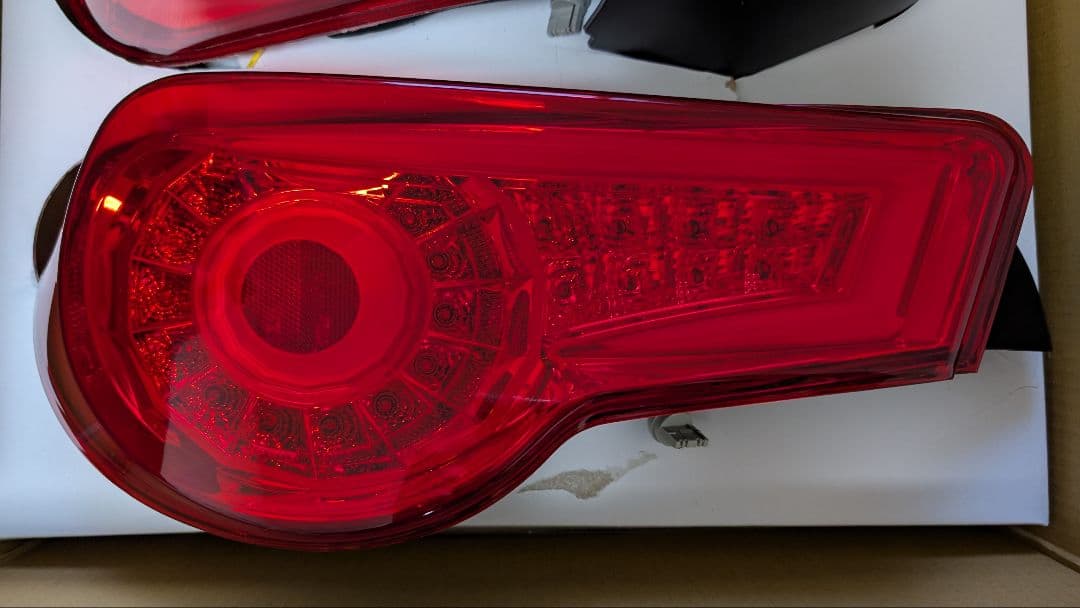 クリスタルアイ　ファイバーフルLEDテールV2　レッドタイプ　ZN6 / ZC6