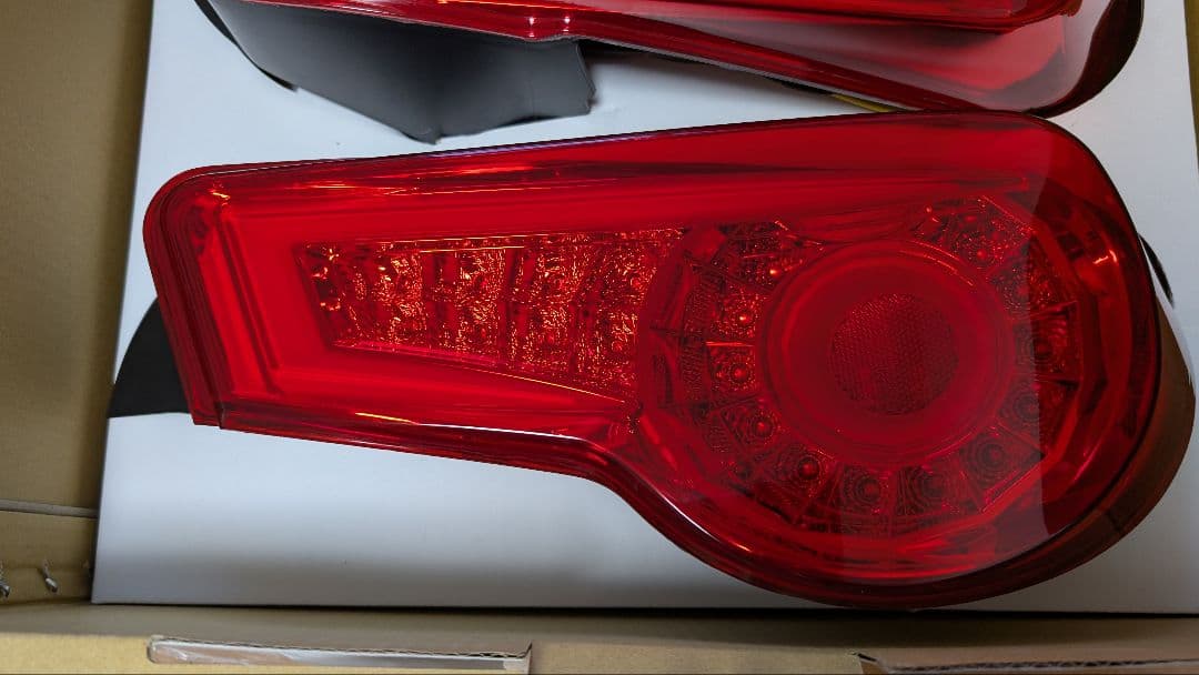 クリスタルアイ　ファイバーフルLEDテールV2　レッドタイプ　ZN6 / ZC6