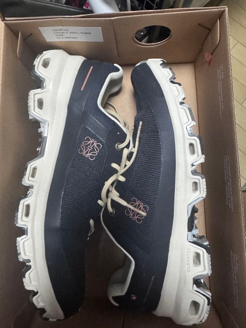 未使用品　LOEWE ロエベ ×On Cloudventure スニーカー