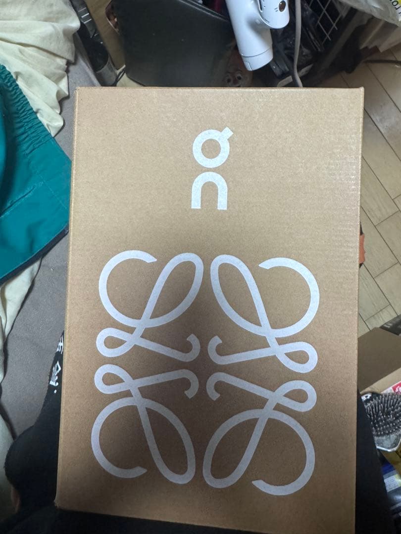 未使用品　LOEWE ロエベ ×On Cloudventure スニーカー