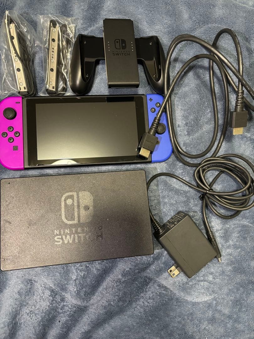 Switch本体　コントローラー&sdカード付き