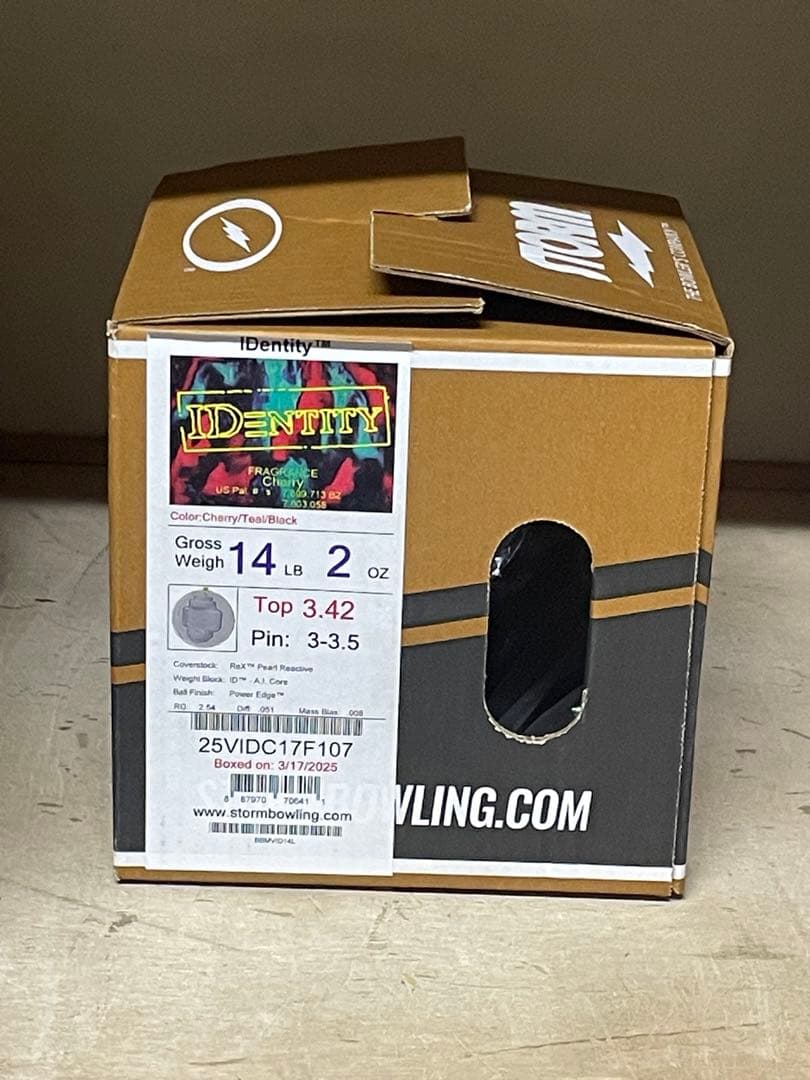 新品　ストーム　アイデンティティ　14P