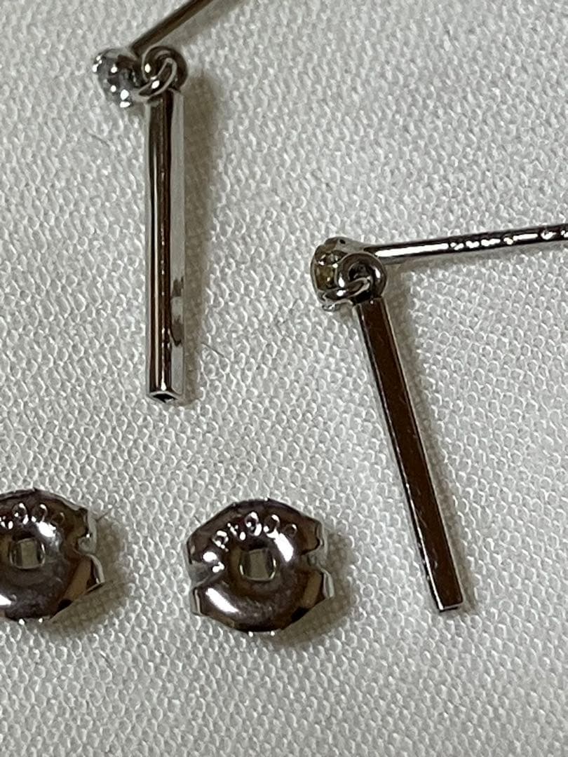 プラチナダイヤモンドバーデザインピアス