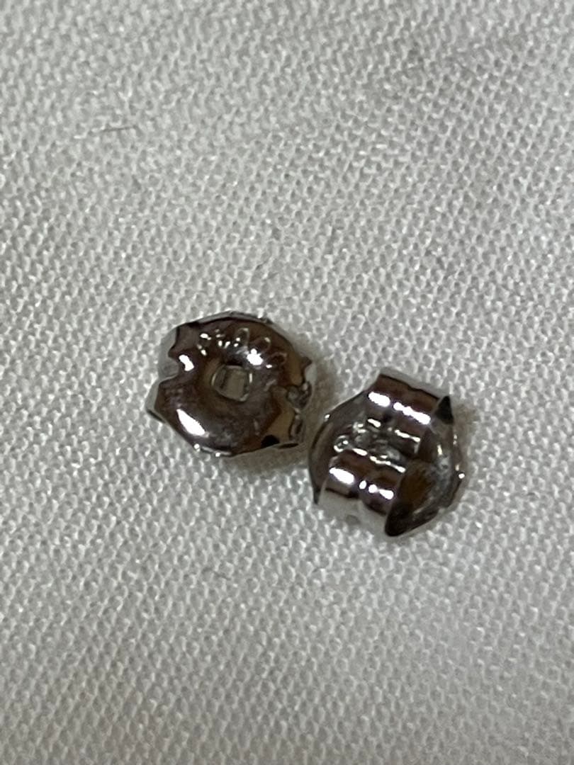 プラチナダイヤモンドバーデザインピアス