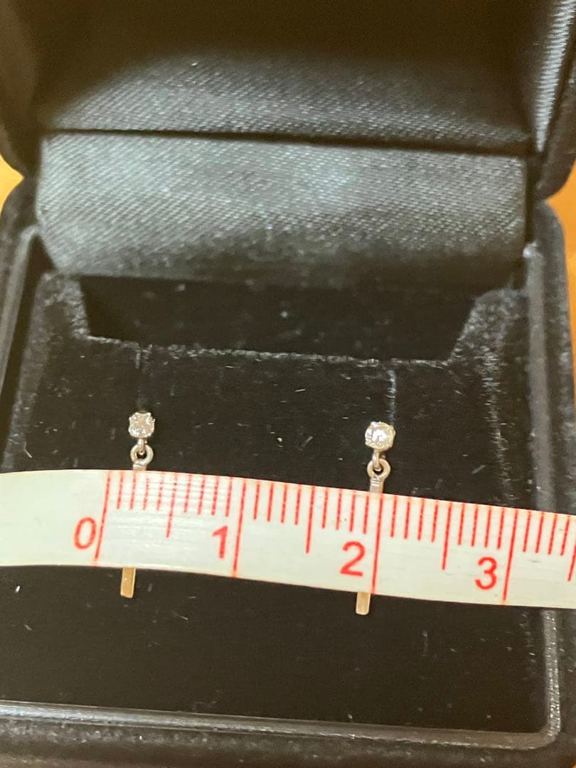 プラチナダイヤモンドバーデザインピアス