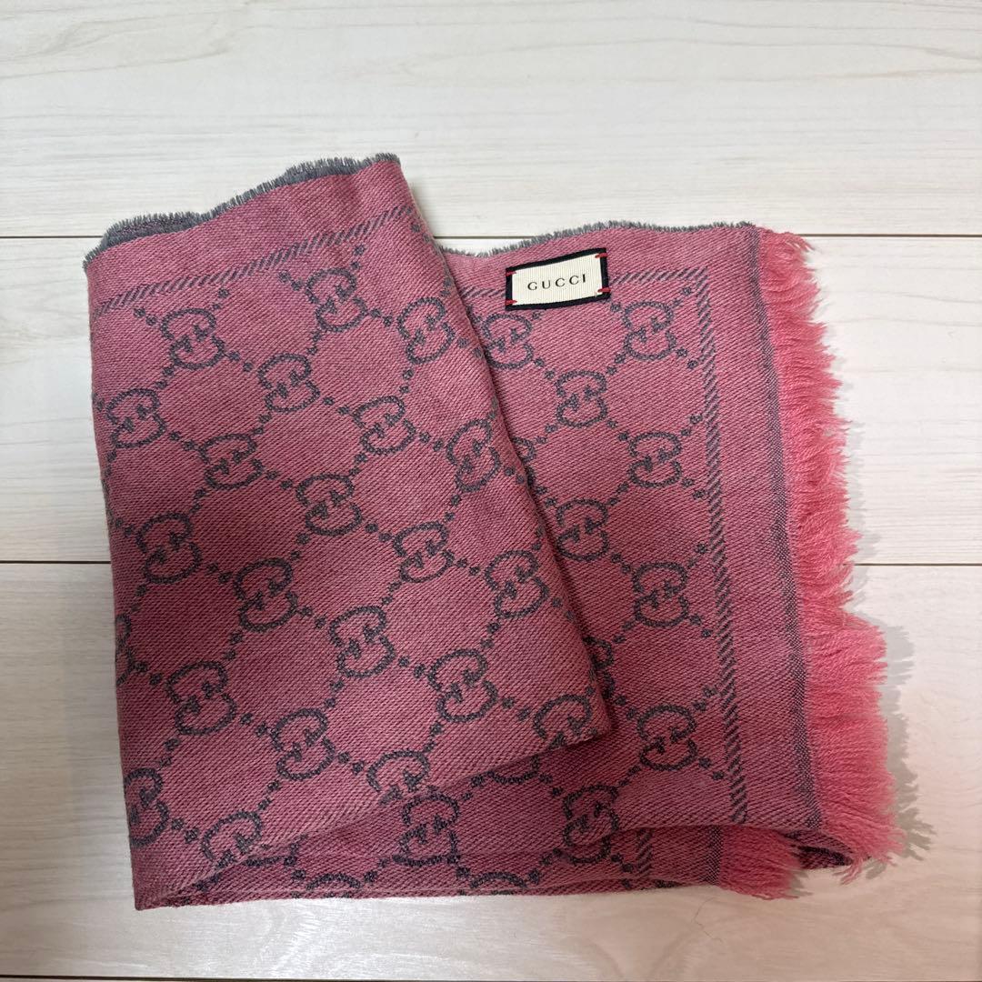 GUCCI GGパターン マフラー ピンク
