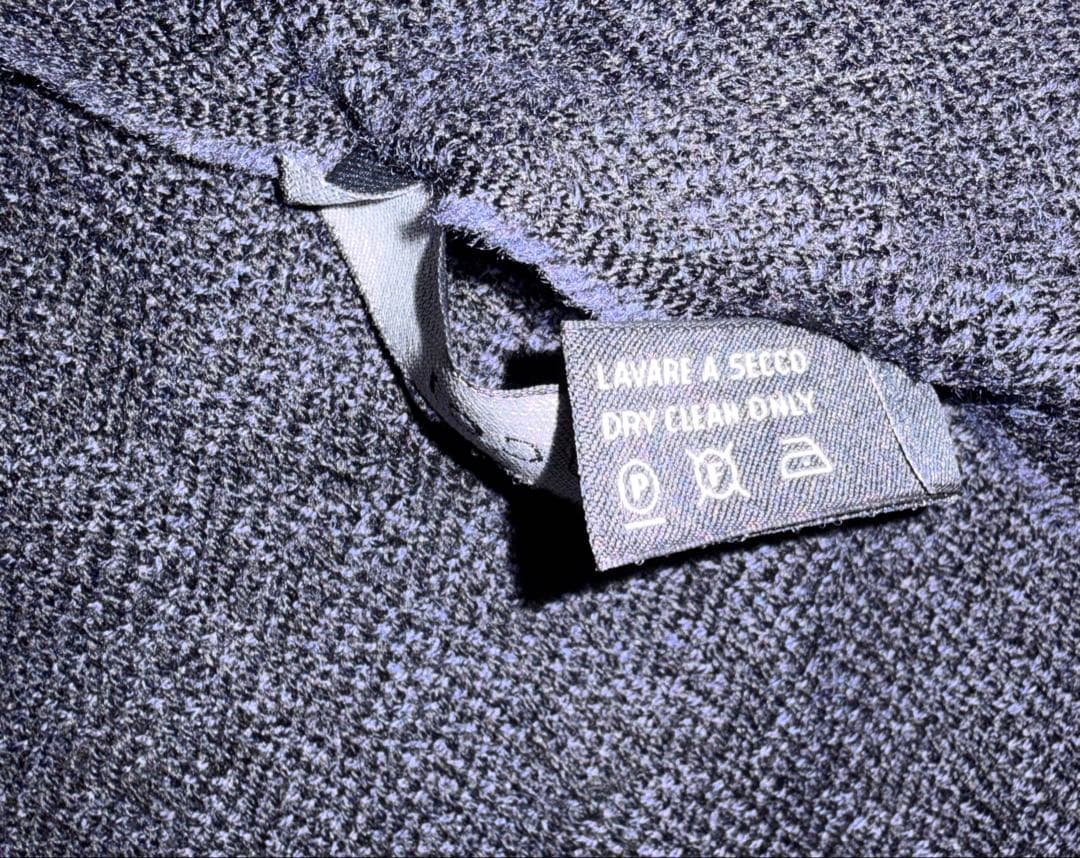 GUCCI ダークブルーマフラー　38㌢×168㌢