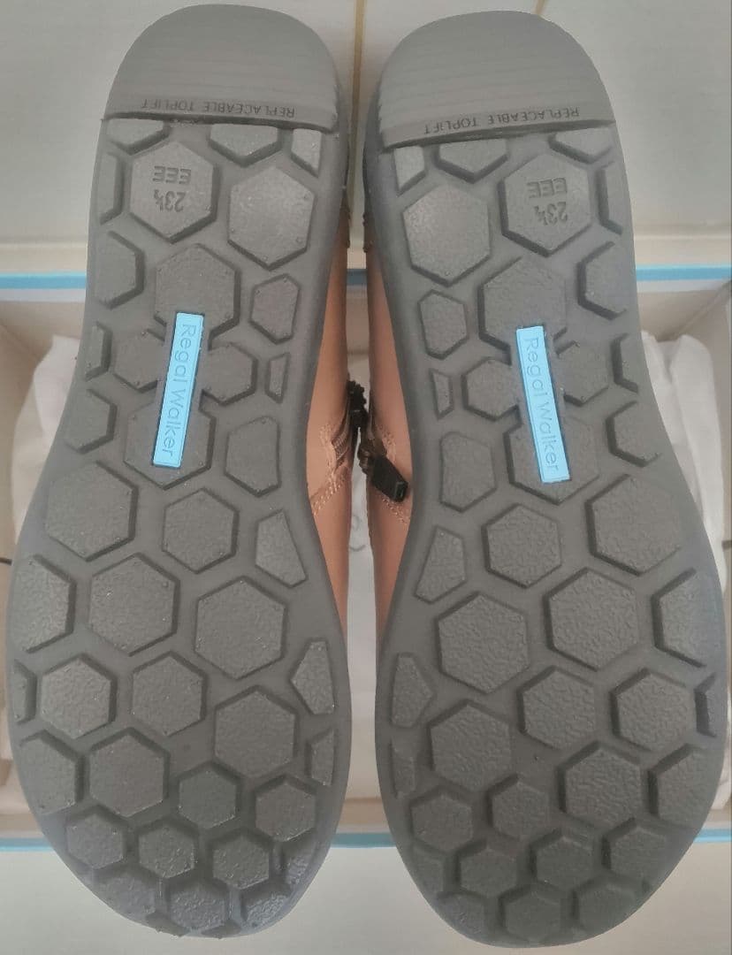 まぴ様　Regal Walker 新品グレージュ コンフォートシューズ23.5