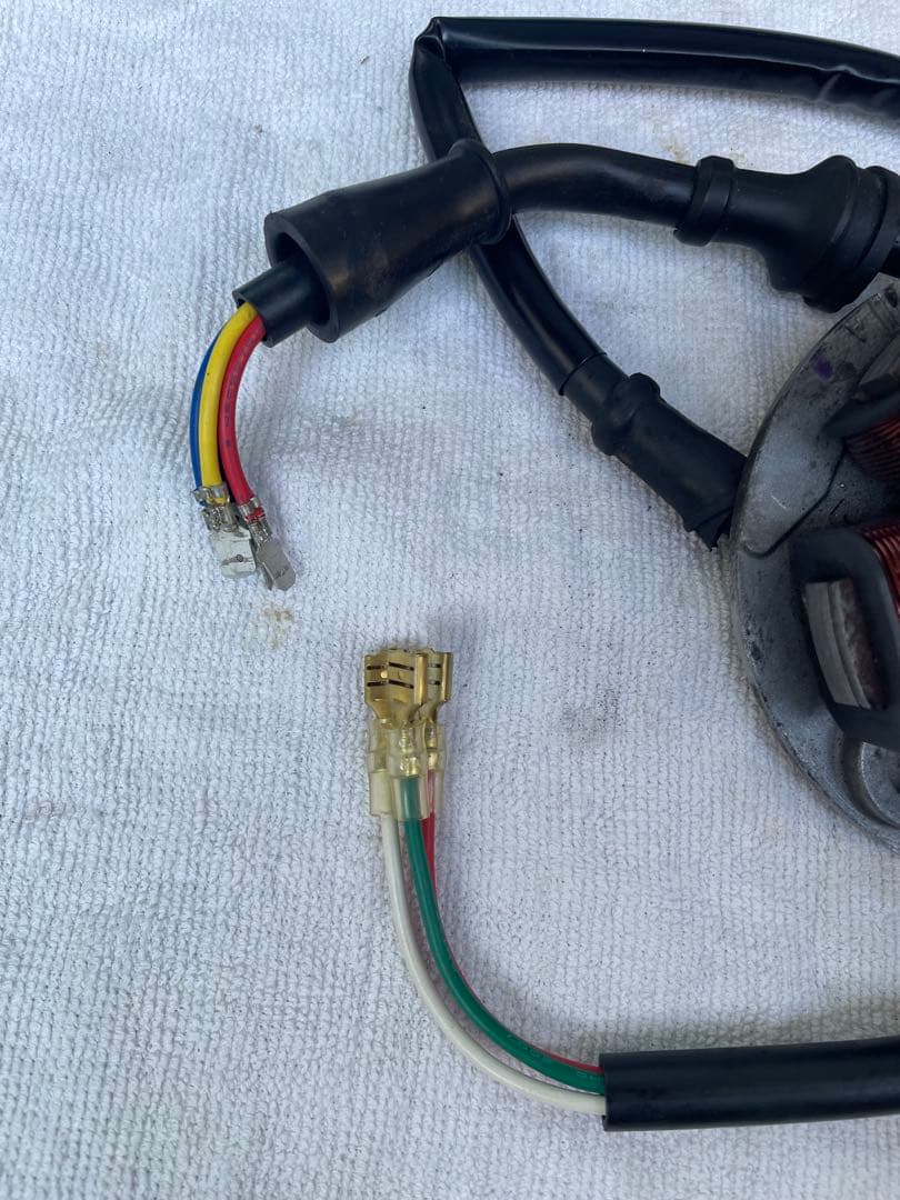 VESPA 125ET3プリマベーラ 用ジェネレータコイル 取り外し品